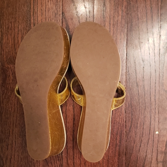 Coach gold leather wedges - Picture 3 of 4